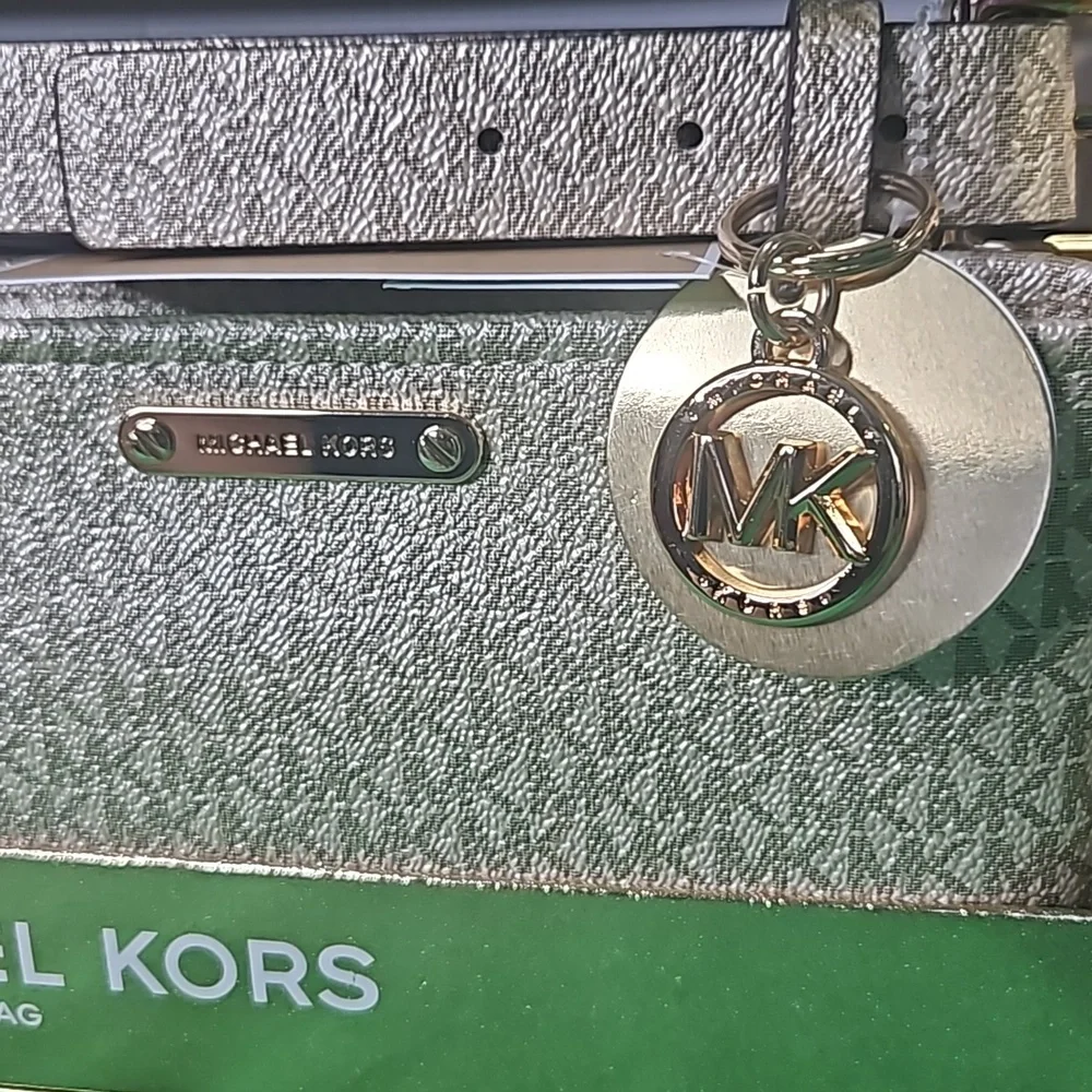 Michael Kors Adjustable belt bags festival ,concert bag - Picture 8 of 12